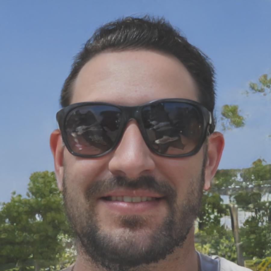 Instructor Miguel Sánchez
